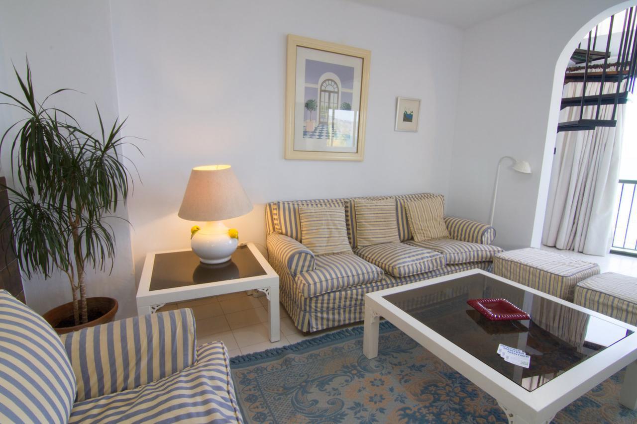 Tuhillo 3B Menyber Apartment เนร์คา ภายนอก รูปภาพ