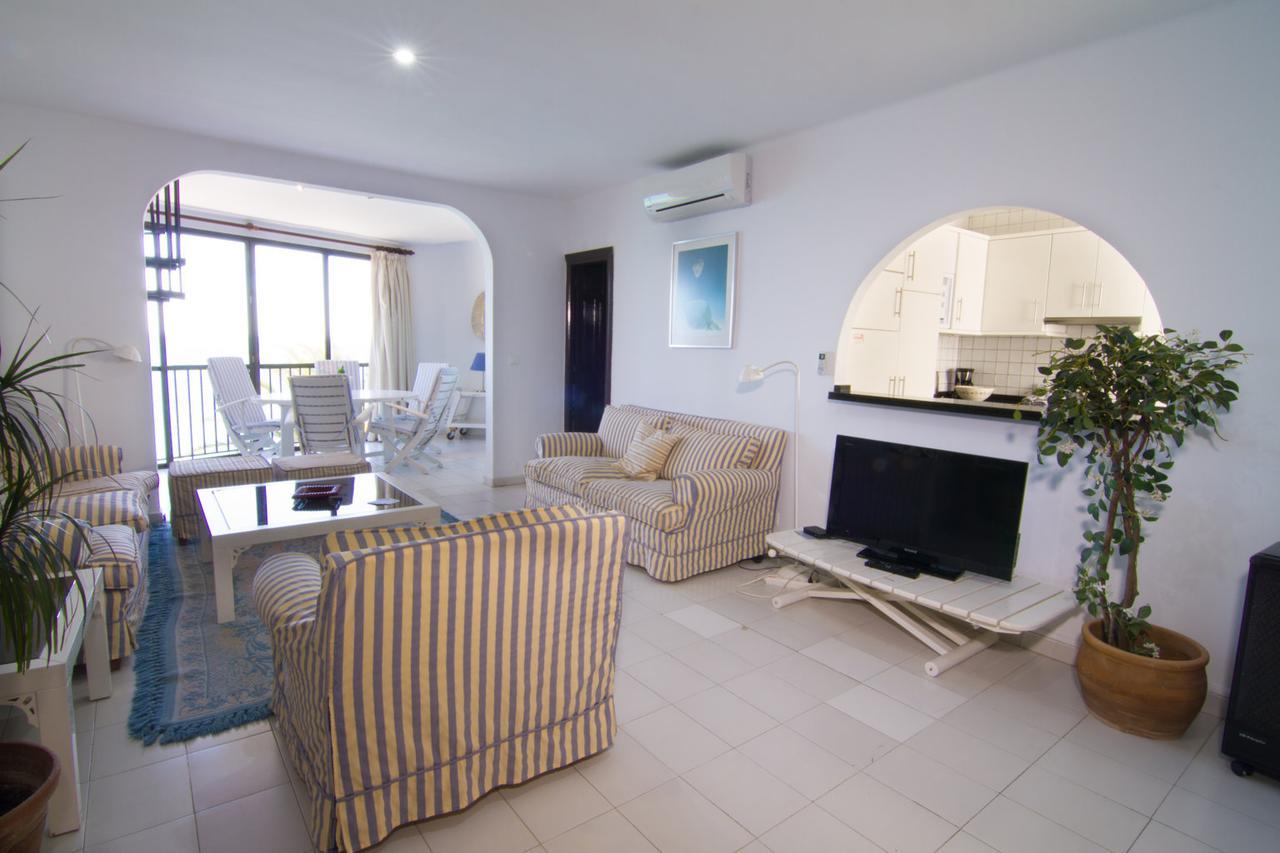 Tuhillo 3B Menyber Apartment เนร์คา ภายนอก รูปภาพ