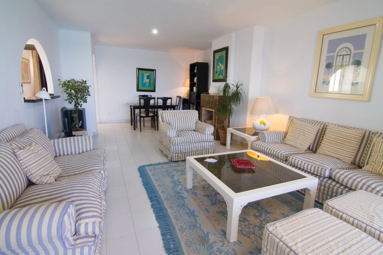 Tuhillo 3B Menyber Apartment เนร์คา ภายนอก รูปภาพ